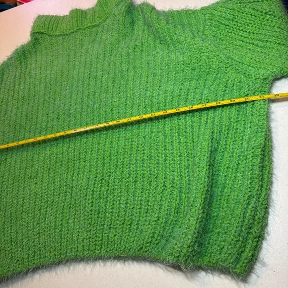 Free People Lime Green Mock Neck Fuzzy Knit Oversized Oasis Tunic Sweater XS FP - Picture 6 of 9